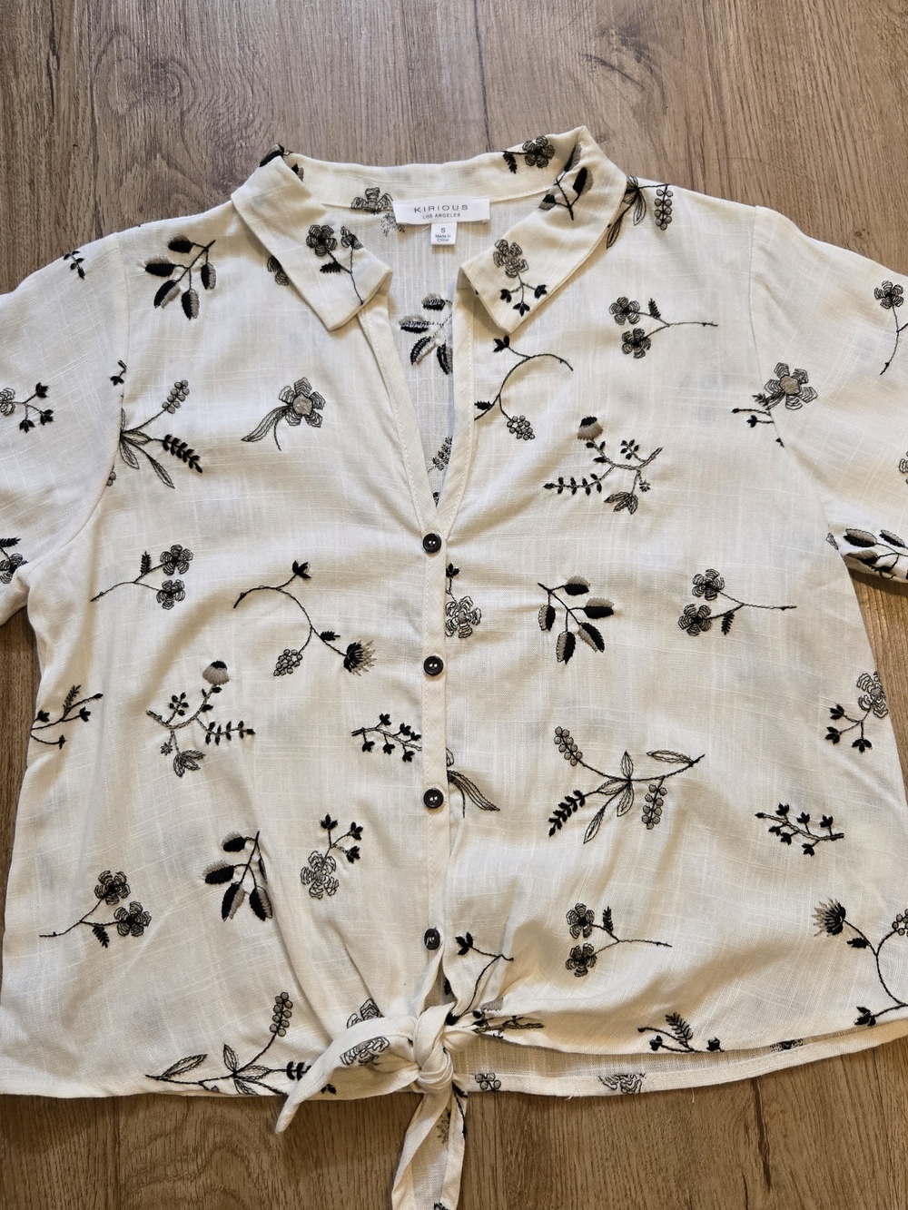 Boho Linen Blend Embroidered Floral Tie-Front Button-Up Cropped Shirt S
